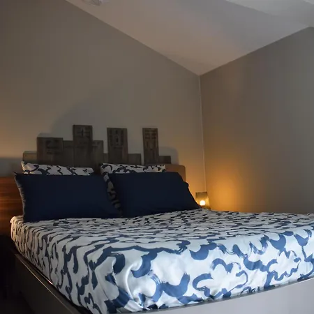 Bed & Breakfast Le Cardoue, D'hotes Proche Du Puy Dufou